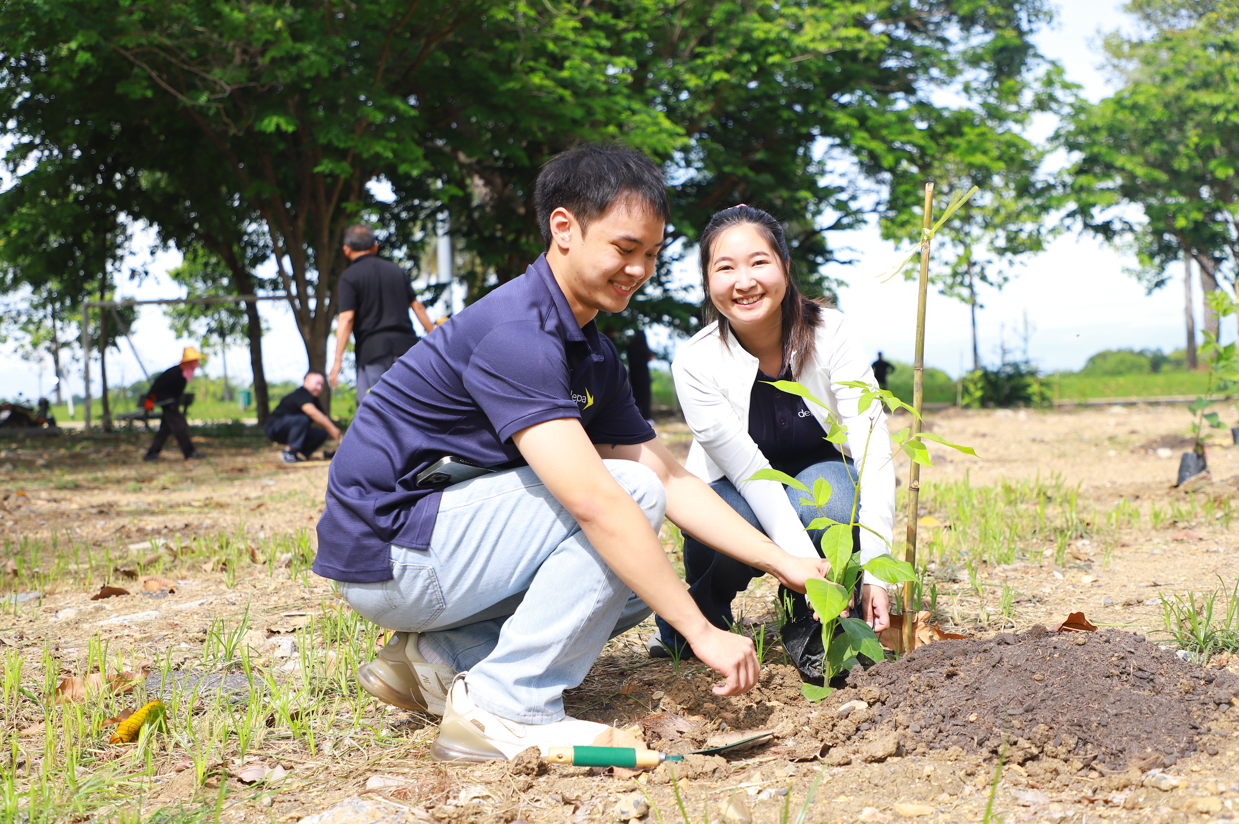 title - ส.ป.ก. - depa ร่วมใจปลูกต้นไม้ ภายใต้กิจกรรม CSR ปลูกต้นไม้ (Grow Green) เพิ่มพื้นที่สีเขียว ลด CO2 ณ ศูนย์ส่งเสริมและพัฒนาอาชีพเสริมนอกภาคการเกษตร